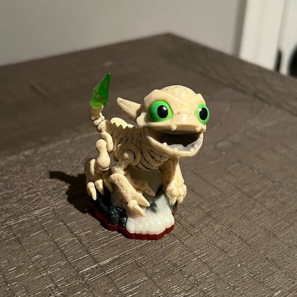 Skylanders Trap Team Figure: 
Funny Bone - Picture 1 of 6